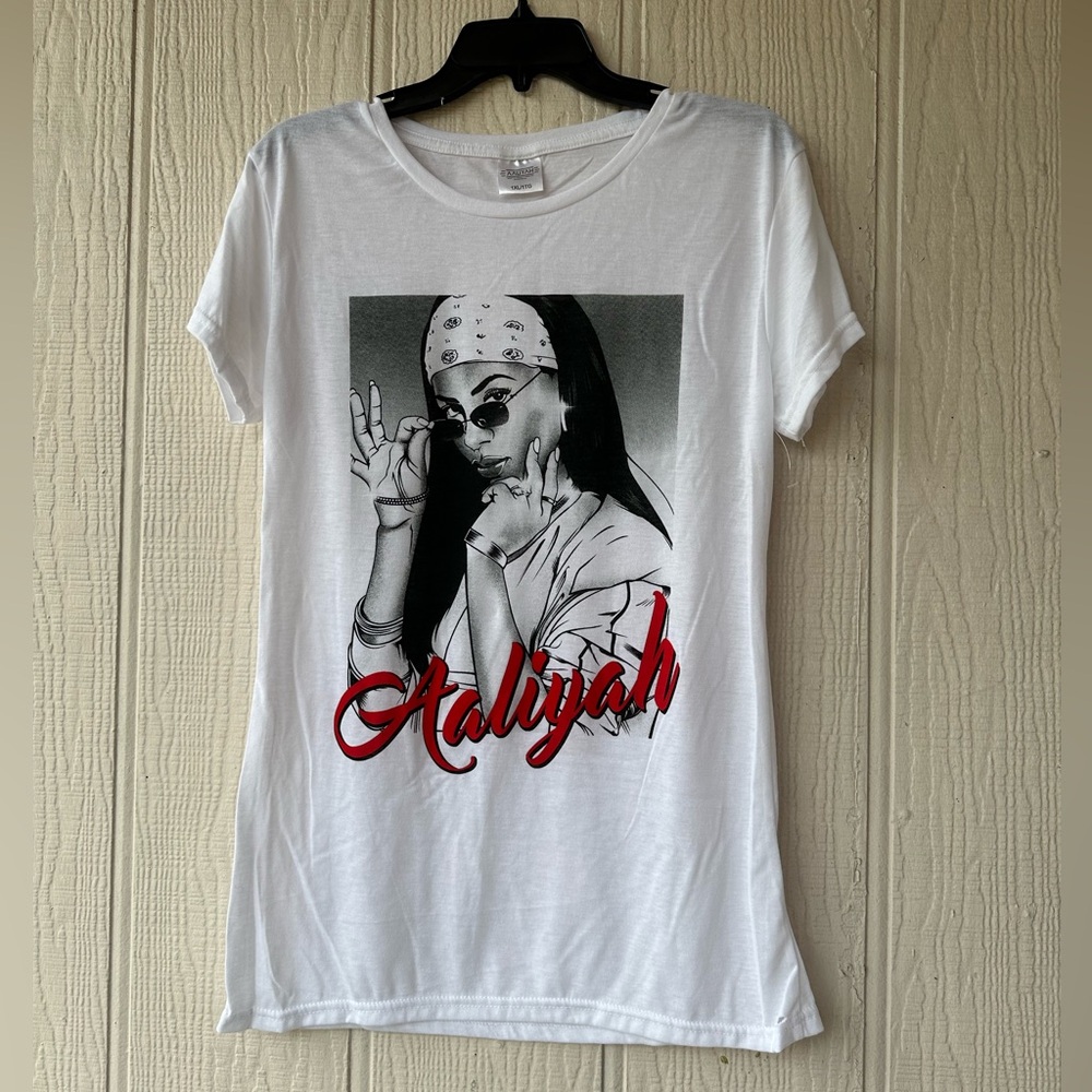 NWOT Aaliyah Graphic T-shirt